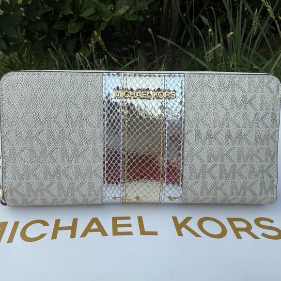 MK Jet set Large continental Pale Gold Mk logo leather wallet PVC - Picture 1 of 4